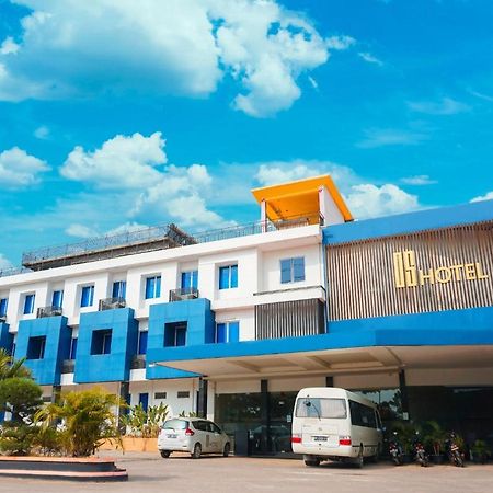Os Hotel Tanjung Uncang Sagulung Eksteriør billede